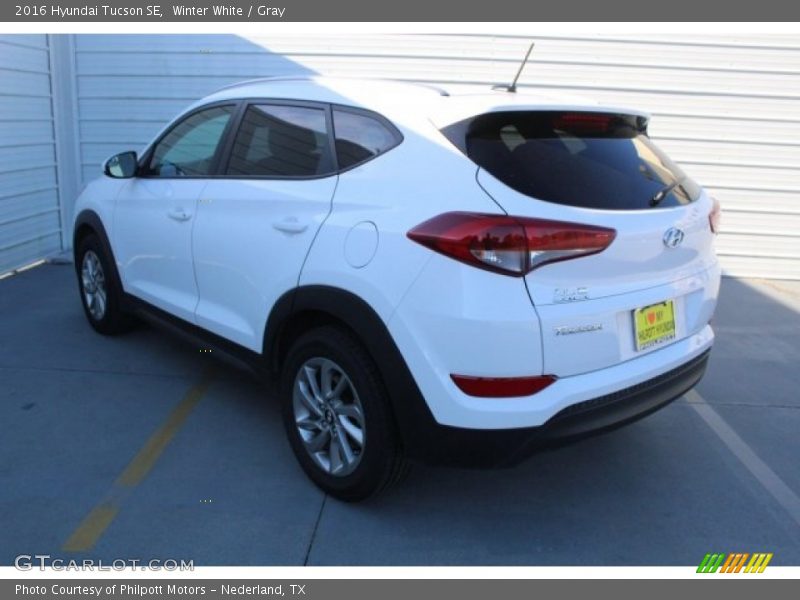 Winter White / Gray 2016 Hyundai Tucson SE