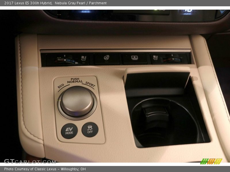 Nebula Gray Pearl / Parchment 2017 Lexus ES 300h Hybrid