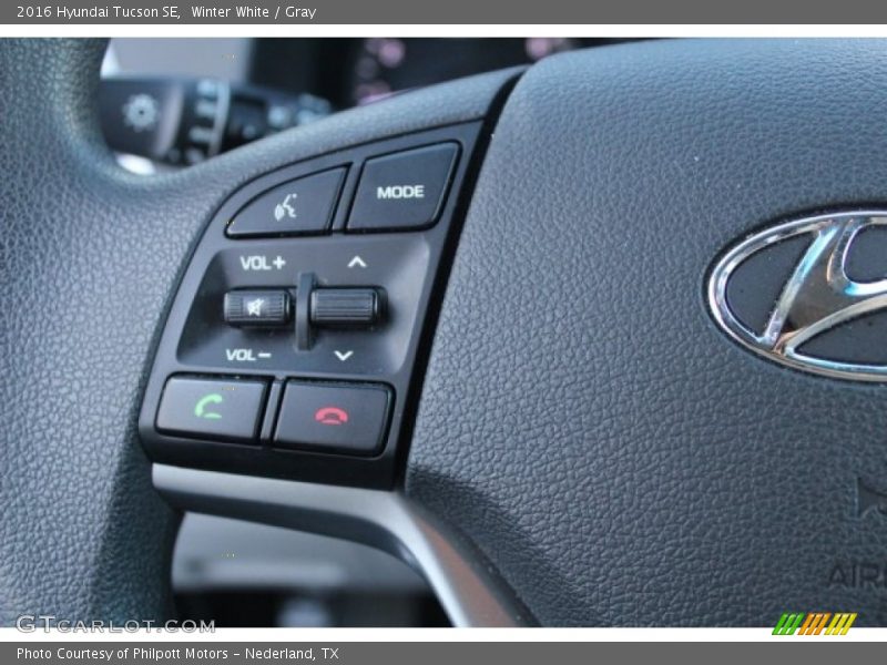 Winter White / Gray 2016 Hyundai Tucson SE