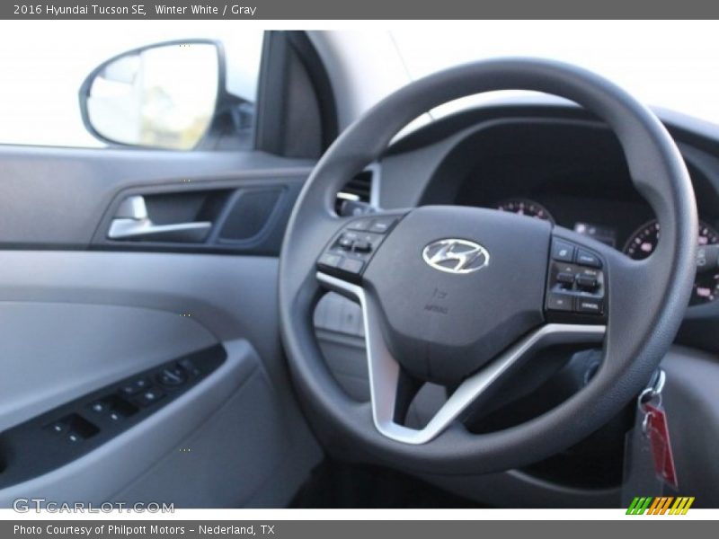 Winter White / Gray 2016 Hyundai Tucson SE