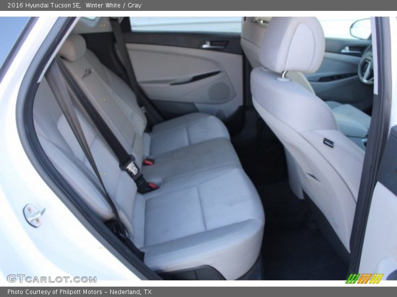 Winter White / Gray 2016 Hyundai Tucson SE