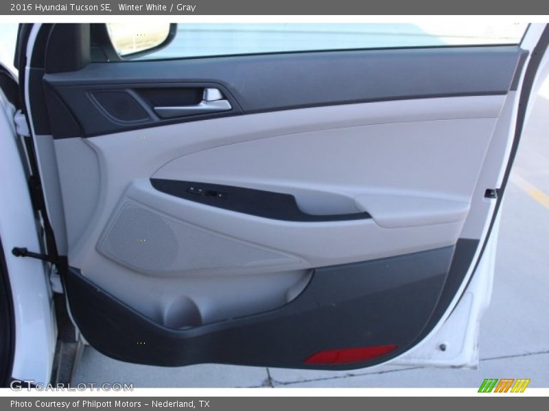 Winter White / Gray 2016 Hyundai Tucson SE