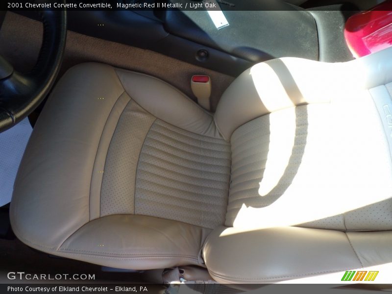 Magnetic Red II Metallic / Light Oak 2001 Chevrolet Corvette Convertible