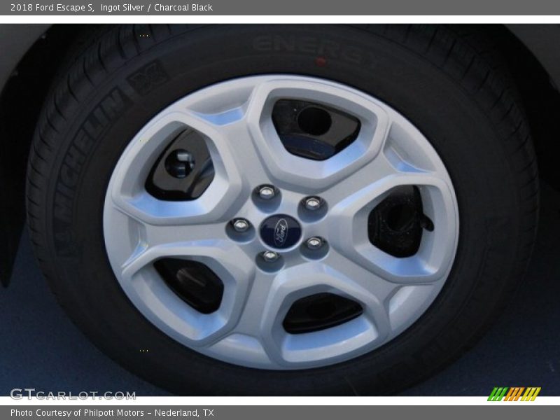 Ingot Silver / Charcoal Black 2018 Ford Escape S