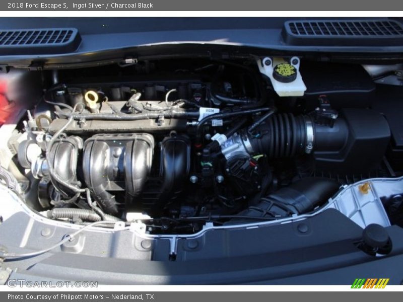 Ingot Silver / Charcoal Black 2018 Ford Escape S