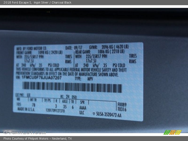 Ingot Silver / Charcoal Black 2018 Ford Escape S