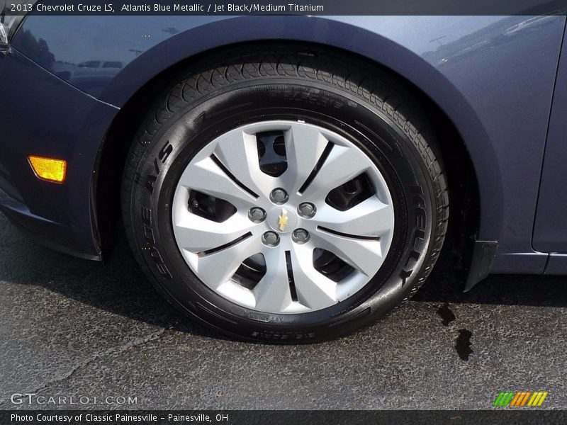 Atlantis Blue Metallic / Jet Black/Medium Titanium 2013 Chevrolet Cruze LS