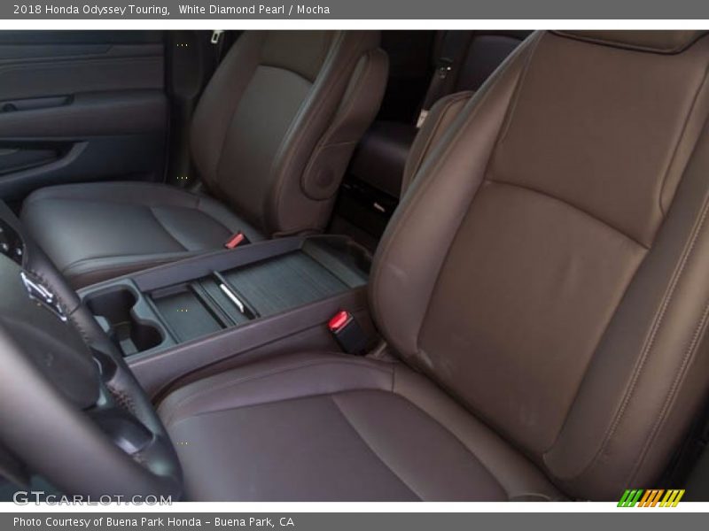 White Diamond Pearl / Mocha 2018 Honda Odyssey Touring
