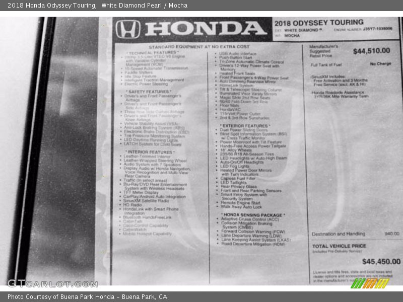 White Diamond Pearl / Mocha 2018 Honda Odyssey Touring