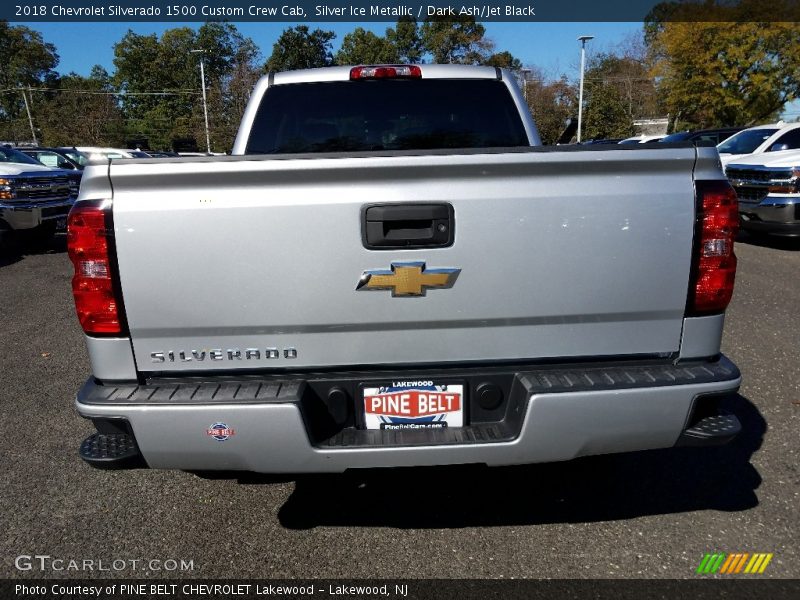 Silver Ice Metallic / Dark Ash/Jet Black 2018 Chevrolet Silverado 1500 Custom Crew Cab