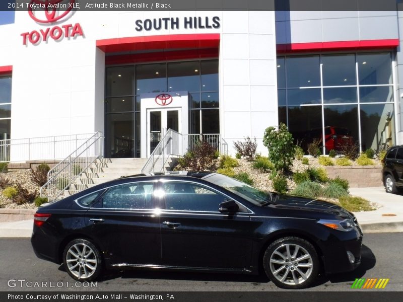 Attitude Black Metallic / Black 2014 Toyota Avalon XLE
