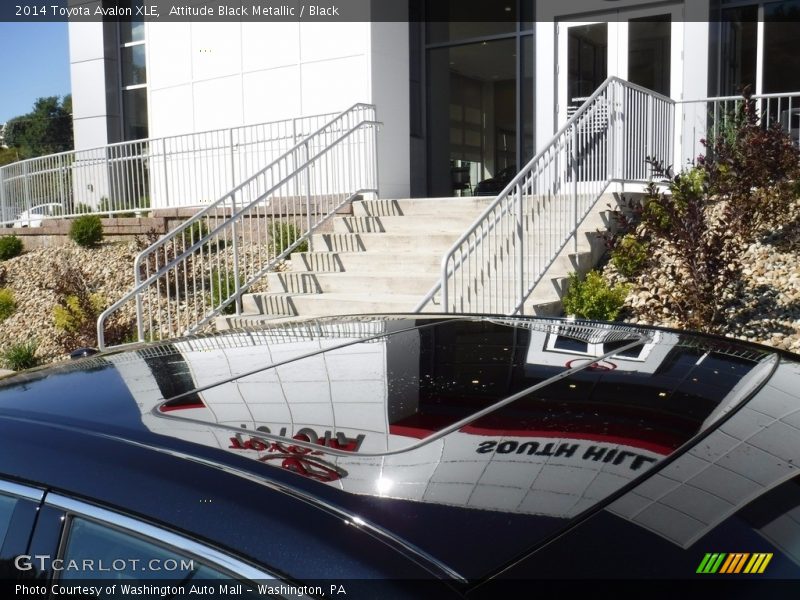 Attitude Black Metallic / Black 2014 Toyota Avalon XLE