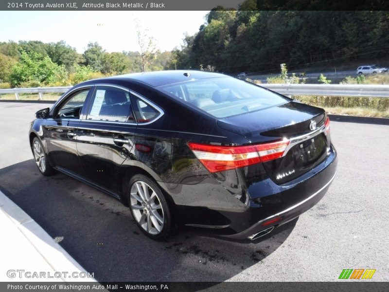 Attitude Black Metallic / Black 2014 Toyota Avalon XLE