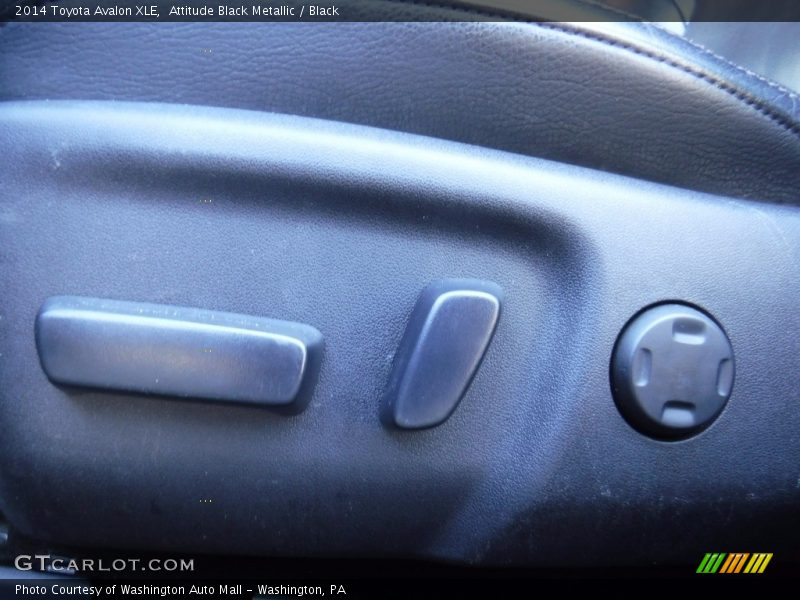 Attitude Black Metallic / Black 2014 Toyota Avalon XLE