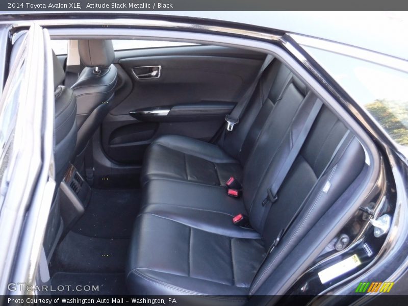 Attitude Black Metallic / Black 2014 Toyota Avalon XLE