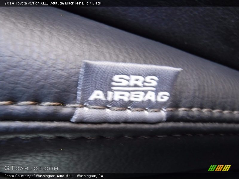 Attitude Black Metallic / Black 2014 Toyota Avalon XLE