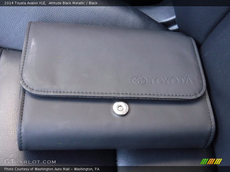 Attitude Black Metallic / Black 2014 Toyota Avalon XLE