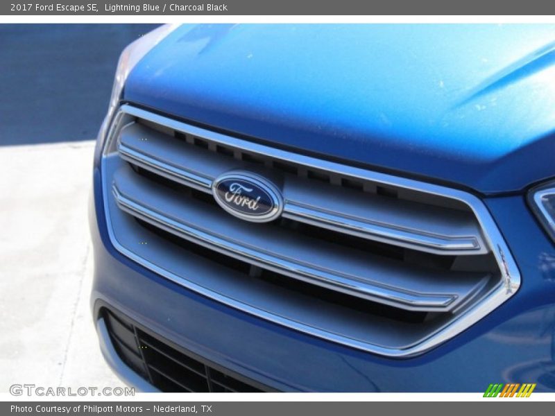 Lightning Blue / Charcoal Black 2017 Ford Escape SE