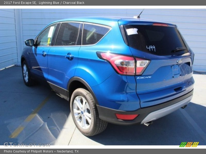 Lightning Blue / Charcoal Black 2017 Ford Escape SE