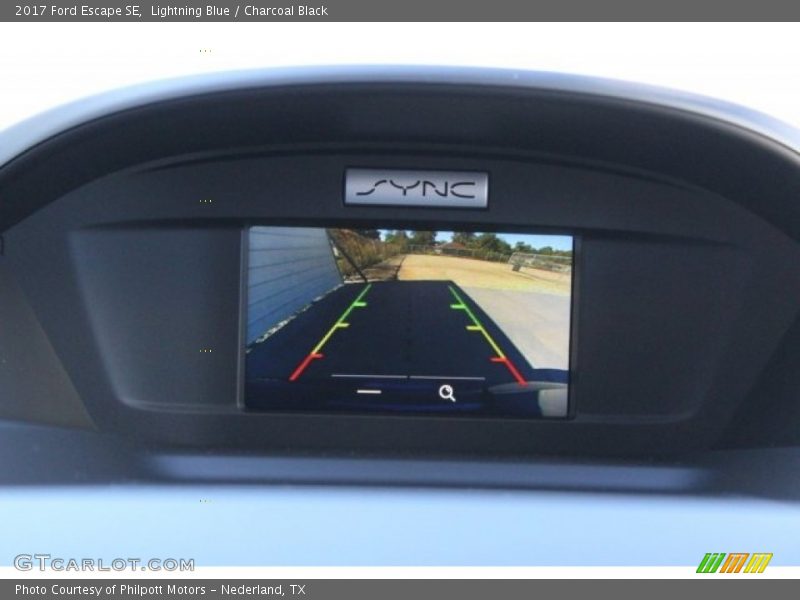 Lightning Blue / Charcoal Black 2017 Ford Escape SE