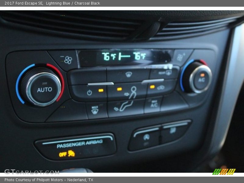 Lightning Blue / Charcoal Black 2017 Ford Escape SE