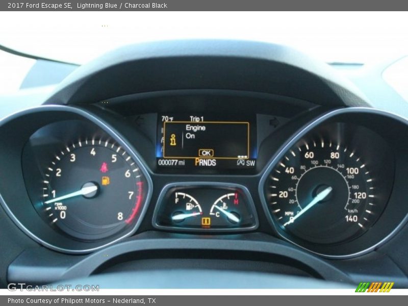 Lightning Blue / Charcoal Black 2017 Ford Escape SE