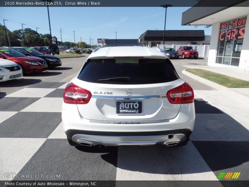 Cirrus White / Black 2016 Mercedes-Benz GLA 250