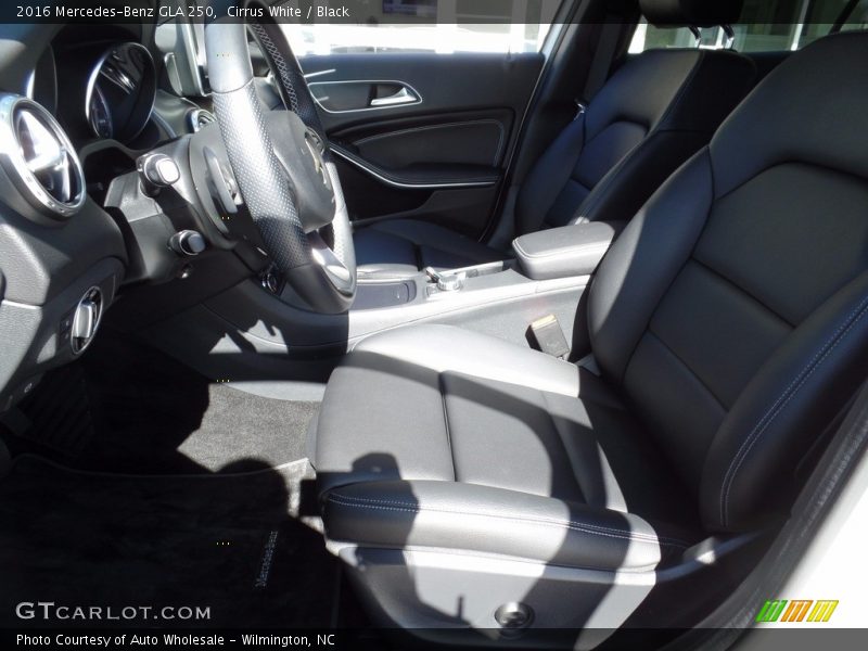 Cirrus White / Black 2016 Mercedes-Benz GLA 250