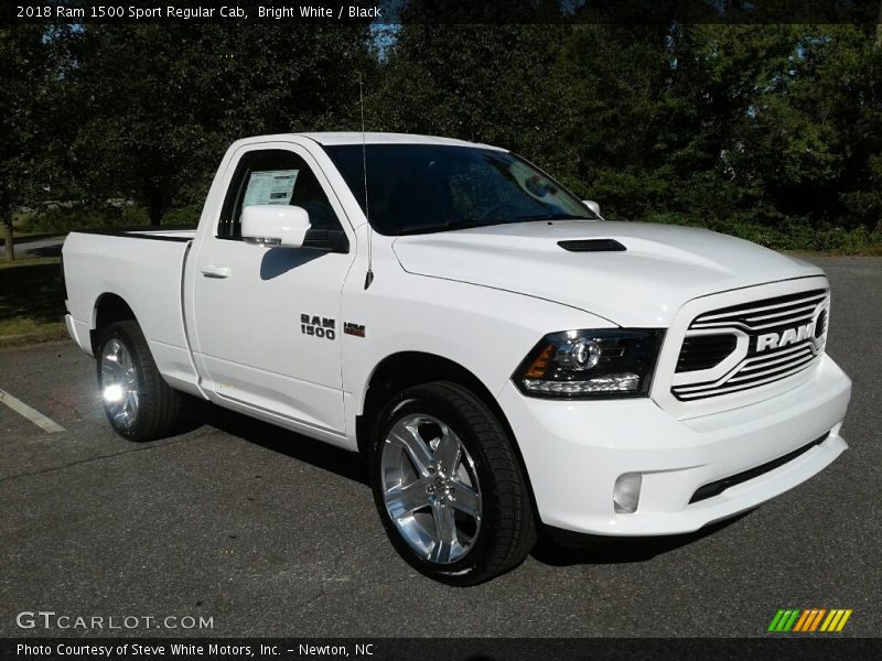 Front 3/4 View of 2018 1500 Sport Regular Cab