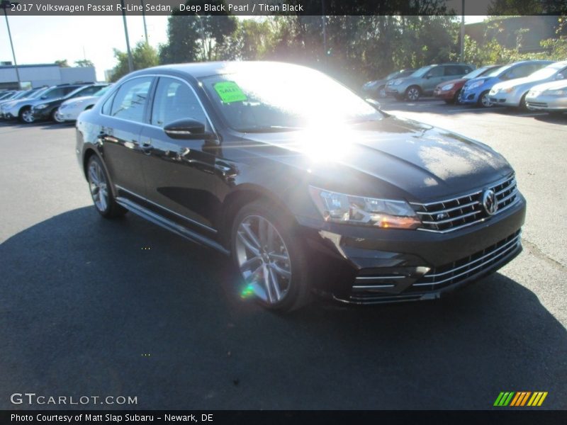 Deep Black Pearl / Titan Black 2017 Volkswagen Passat R-Line Sedan