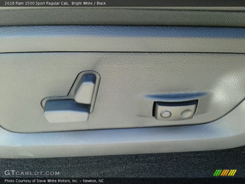 Bright White / Black 2018 Ram 1500 Sport Regular Cab