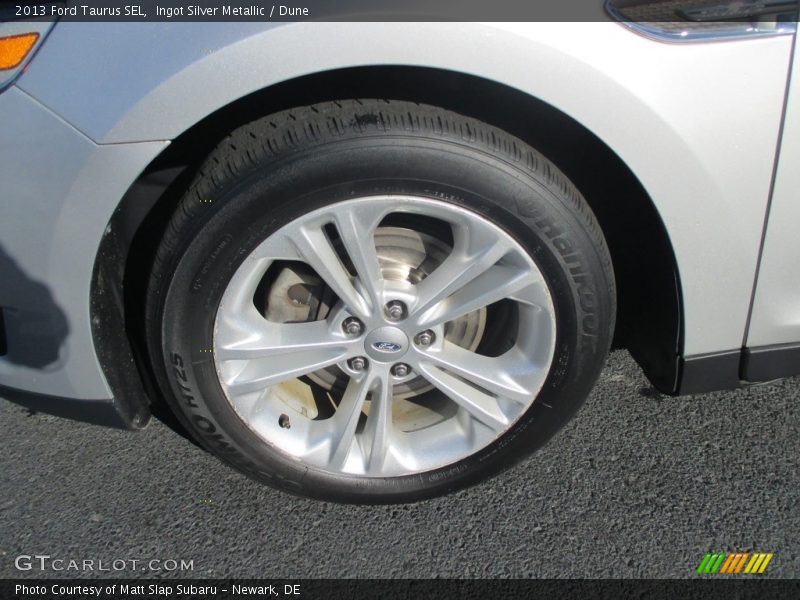 Ingot Silver Metallic / Dune 2013 Ford Taurus SEL