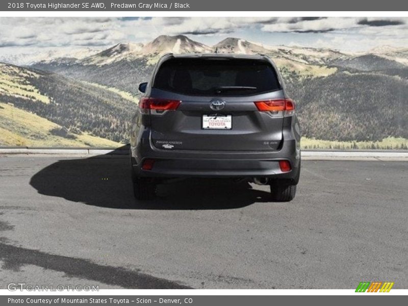 Predawn Gray Mica / Black 2018 Toyota Highlander SE AWD