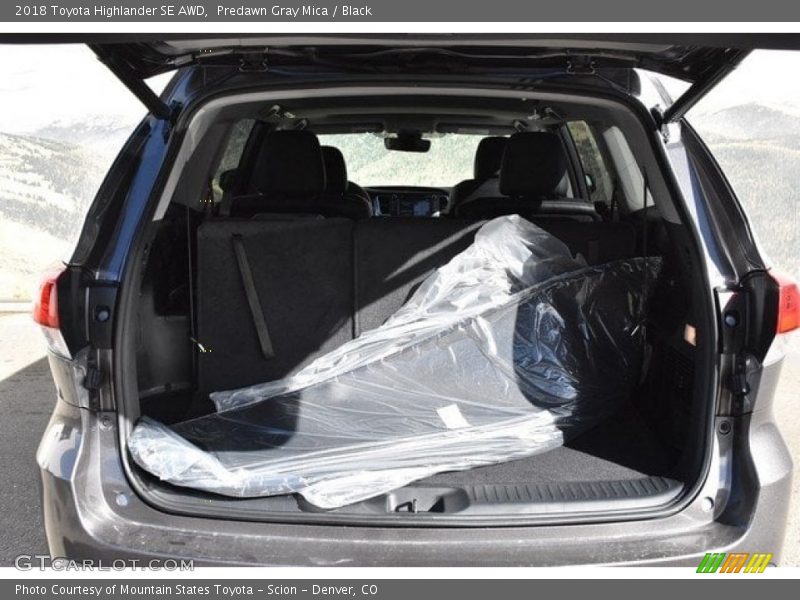 Predawn Gray Mica / Black 2018 Toyota Highlander SE AWD