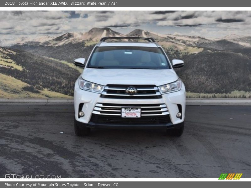 Blizzard White Pearl / Ash 2018 Toyota Highlander XLE AWD
