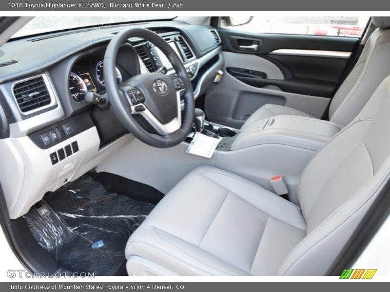 Blizzard White Pearl / Ash 2018 Toyota Highlander XLE AWD