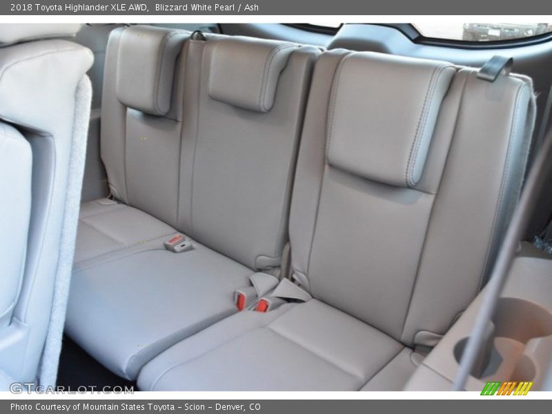 Blizzard White Pearl / Ash 2018 Toyota Highlander XLE AWD