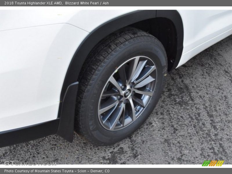 Blizzard White Pearl / Ash 2018 Toyota Highlander XLE AWD