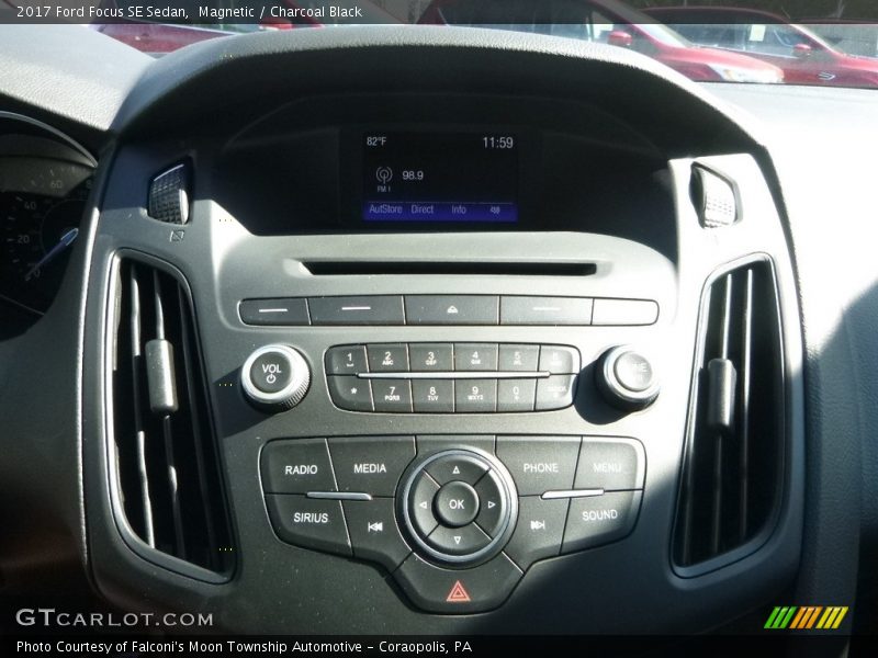 Magnetic / Charcoal Black 2017 Ford Focus SE Sedan