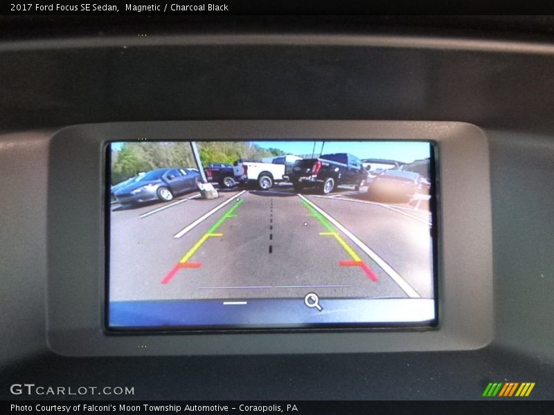 Magnetic / Charcoal Black 2017 Ford Focus SE Sedan