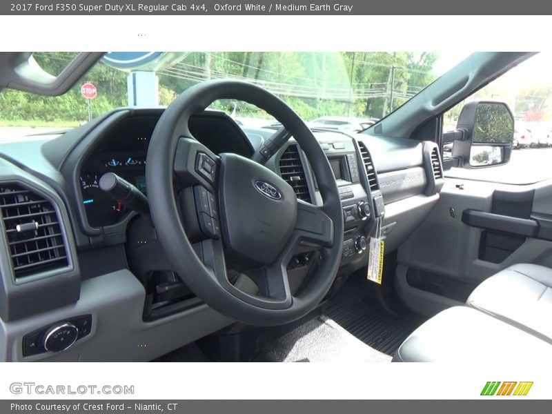 Oxford White / Medium Earth Gray 2017 Ford F350 Super Duty XL Regular Cab 4x4