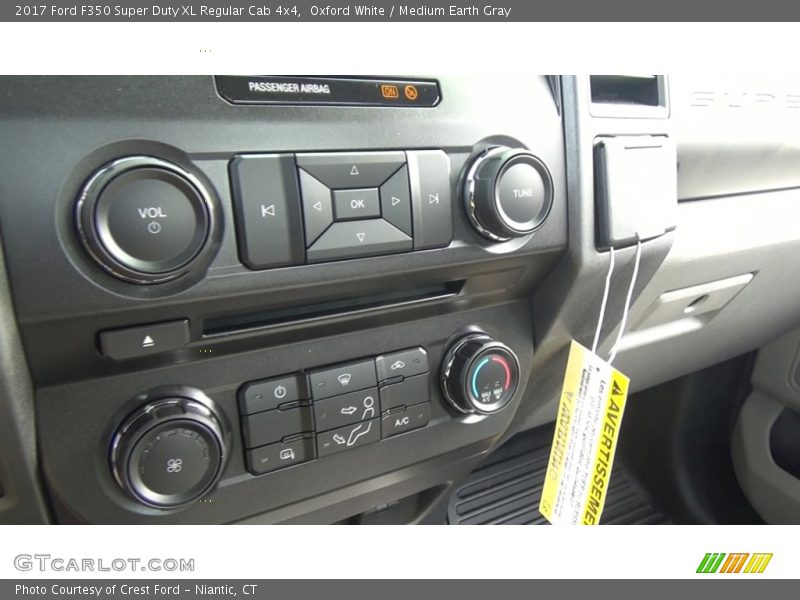 Oxford White / Medium Earth Gray 2017 Ford F350 Super Duty XL Regular Cab 4x4