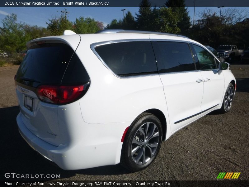 Bright White / Black/Alloy 2018 Chrysler Pacifica Limited