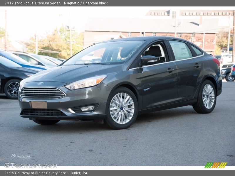 Magnetic / Charcoal Black 2017 Ford Focus Titanium Sedan