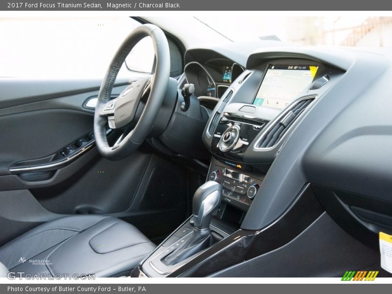 Magnetic / Charcoal Black 2017 Ford Focus Titanium Sedan