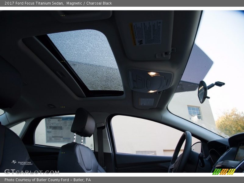 Magnetic / Charcoal Black 2017 Ford Focus Titanium Sedan