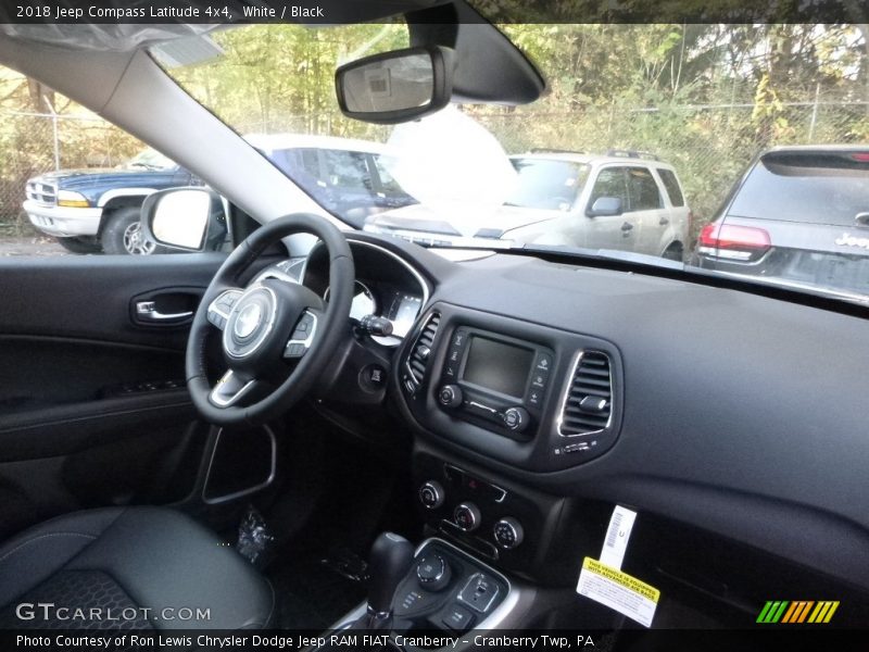 White / Black 2018 Jeep Compass Latitude 4x4