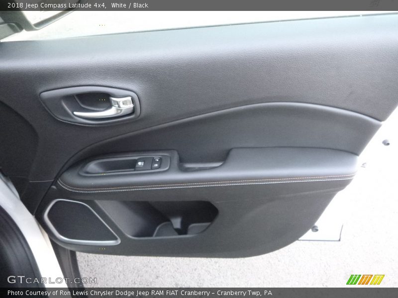 White / Black 2018 Jeep Compass Latitude 4x4