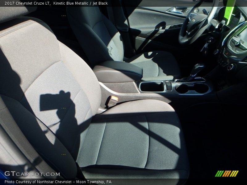 Kinetic Blue Metallic / Jet Black 2017 Chevrolet Cruze LT