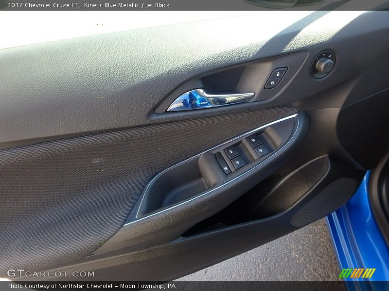 Kinetic Blue Metallic / Jet Black 2017 Chevrolet Cruze LT